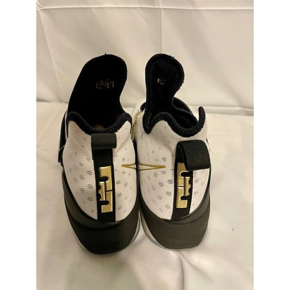 Nike White and Black Men's Athletic Shoes - Picture 2 of 5
